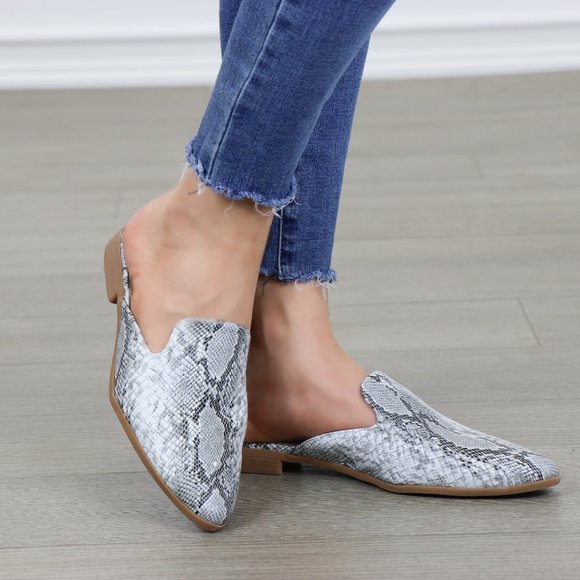 Shoes - Snake Print Pointy Toe Slip On Mule Loafers